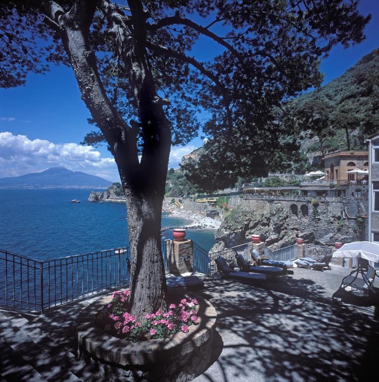 Hotel Scrajo Wellness & Mineral Spa Neapolitan Riviera Екстериор снимка